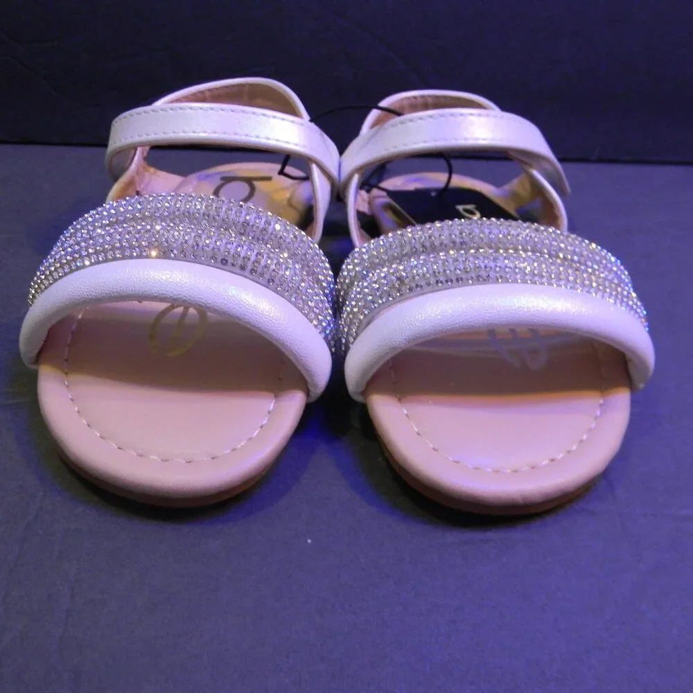 Bebe girls White Little Girls Sandals Adjustable Straps NWT